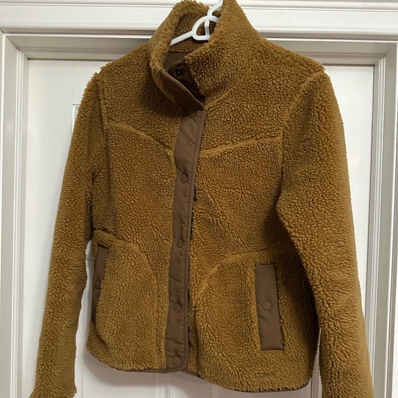 LL Bean Women’s Sherpa Fleece Jacket - Picture 4 of 10
